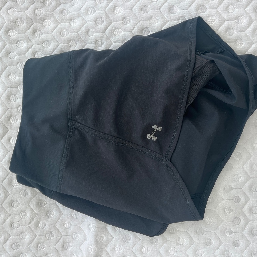 Underarmor black shorts